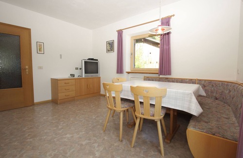 Lajen House | Paderlafoderhof Apartment 2, Zentrale Lage mit Garage