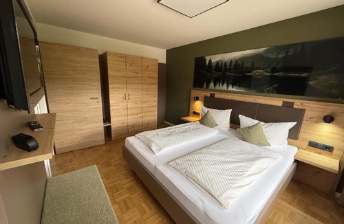 Bad Bellingen Apartment | PAPPELHOF Landurlaub mit Panoramablick - Motorradunterkunft Fahrradunterkunft