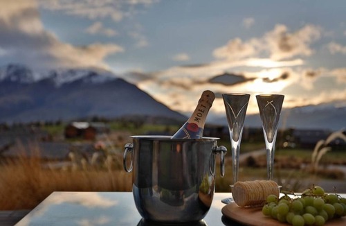 Jacks Point House | Pendeen Point - Remarkables Mountain View Spa Retreat
