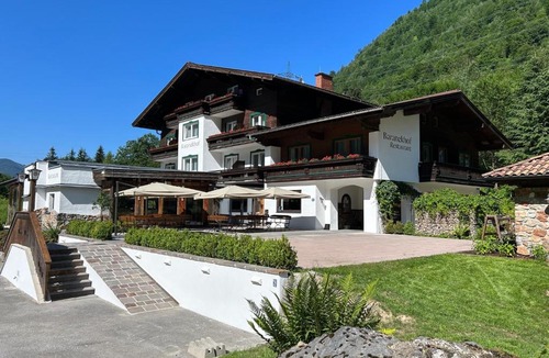 Kaprun Hotel | Pension Baranekhof - Accommodation in Nature with Mountain Views - Baranek Resorts