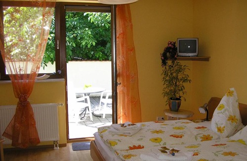 Neuendettelsau House | Pension Lindenallee
