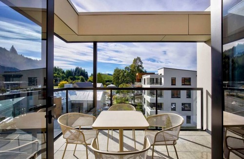 Arthur's Point Apartment | Penthouse Apt 24 at the base of Coronet Peak