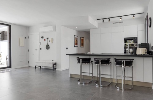Nueva Andalucia Apartment | Penthouse Saga - Contemporary 4 Bed Stay!