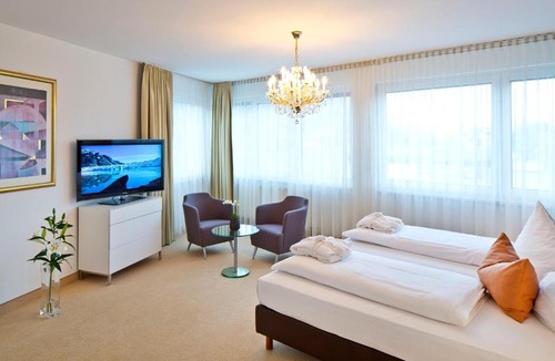 Hoetting Apartment | Penz West Suite