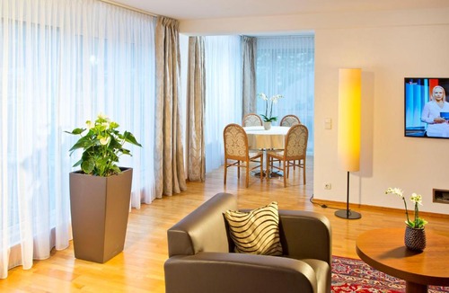 Hoetting Apartment | Penz West Suite