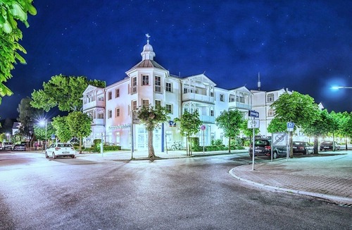 Binz Apartment | Perfect location in the heart of Binz, directly opposite the Kurhaus and beach.