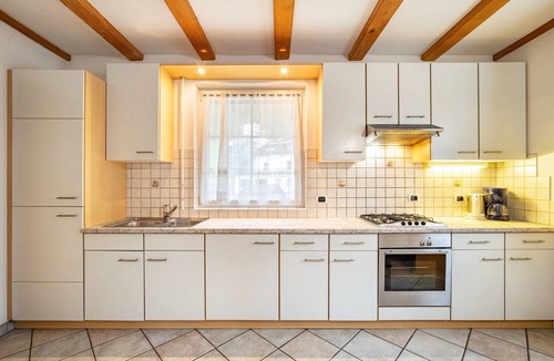 Vierschach Apartment | Pet-Friendly Holiday Apartment 'Kuenz Dolomiten Drau' with Mountain View
