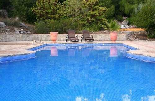 Montecorto Apartment | Pet Friendly Holiday Home 'Romantic paradise 1' with Pool, Garden and Wi-Fi