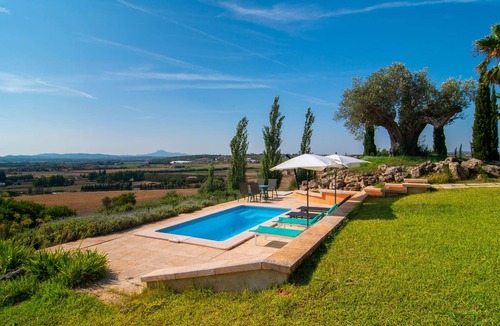 Petra House | Pet friendly home in Petra with private swimming pool, can be inside or outside
