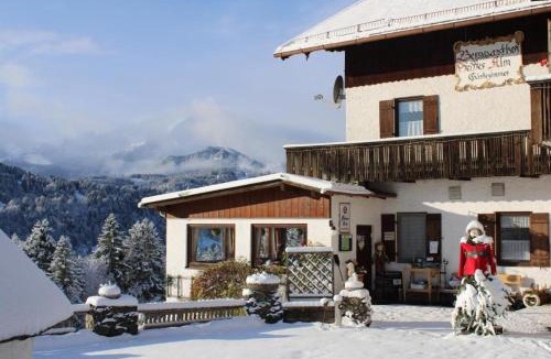 Garmisch-Partenkirchen House | Pfeiffer Alm am Sonnenhang mit Blick auf die Zugspitze