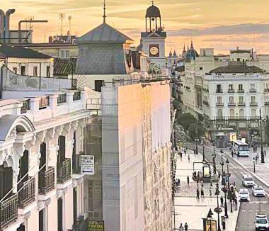 Huertas Apartment | Piso Ático con Terraza y Jacuzzi con vistas a Sol en Madrid Centro