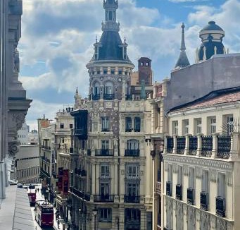 Huertas Apartment | Piso Ático con Terraza y Jacuzzi con vistas a Sol en Madrid Centro