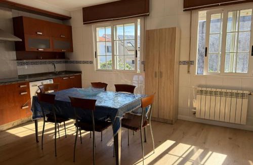 Isla de Arosa Apartment | Piso céntrico y amplio en Praza do Regueiro, A Illa de Arousa