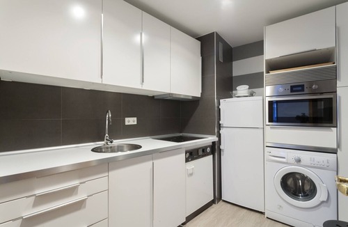 Malasana Apartment | Plaza España IV-Cozy and modern apartment near Plaza España