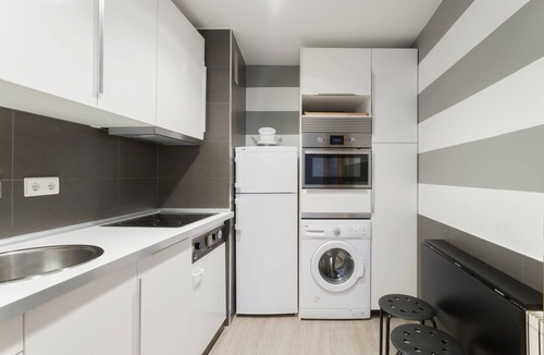Malasana Apartment | Plaza España IV-Cozy and modern apartment near Plaza España