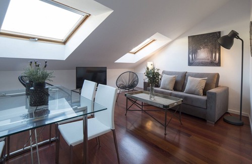 Malasana Apartment | Plaza España V, 1 bedroom, 5 persons, 1 bathroom, air conditioner, free wifi
