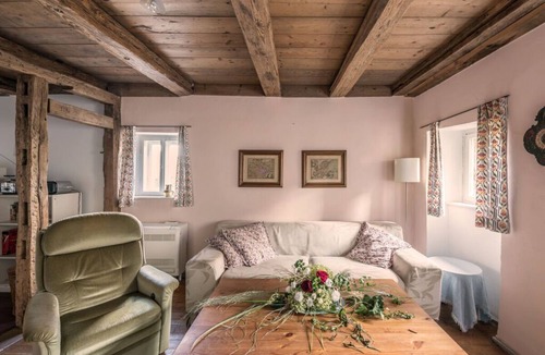 Unsleben Apartment | Pleasant apartment in Unsleben