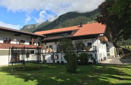 Bichlbach Apartment | Pony-Ziegen-Hasen-Ranch Bichlbach