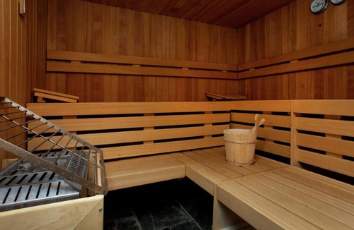 Sankt Anton am Arlberg House | Posh Mansion in Sankt with 2 Saunas Whirlpool Jacuzzi