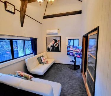Hokujo Cabin | Powder Peak Misorano Free courtesy car