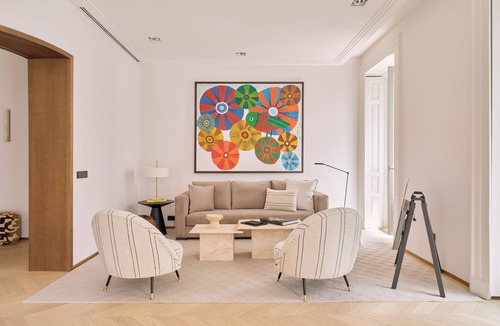 Golden Triangle of Art Apartment | Príncipe Executive Residence