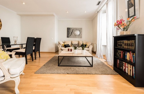 Cortes Apartment | Prado Museum Apartment