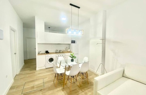 Carabanchel Apartment | Prague Bridge Aparment (2-bedroom apartment)