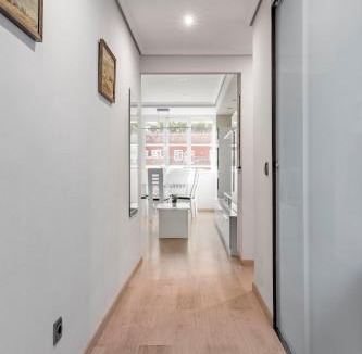 Ciudad Lineal Apartment | Precioso piso residencial muy luminoso, bien comunicado, de estancia temporal no turístico