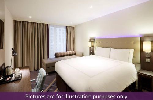 Rosenheim Hotel | Premier Inn Rosenheim City Lokhöfe