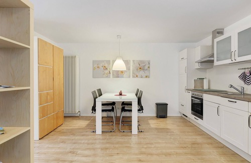 Singen Apartment | Premium Apartment 'Dörr' with Private Terrace and Wi-Fi