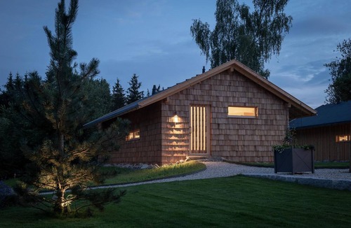 Regen Apartment | Premium forest chalet with panoramic forest views and a heated hot tub on the terrace