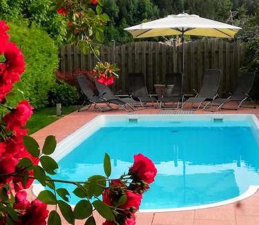 Klagenfurt-Wolfnitz Apartment | Premium-Gartenwohnung, 4 Schlafzimmer & Pool in Wörthersee Nähe