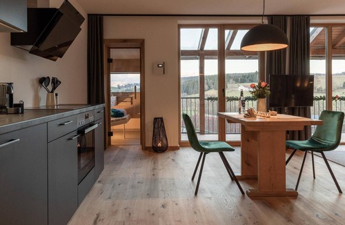 Regen Apartment | Premium Lodge Suite with a large south-facing terrace and hot tub