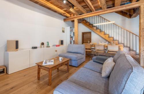 Les Bossons Ski Chalet | Pretty loft with view of Mont Blanc & glacier