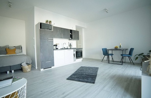 Innenstadt Apartment | Prime Park Apartment ~ Terrace ~