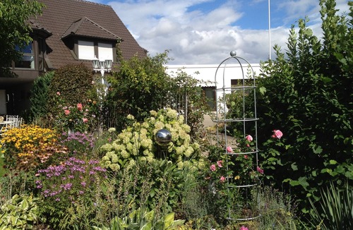Rottenbach Apartment | Private family-friendly apartment - 8 people, with WIFI, small garden