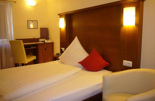 Weiden in der Oberpfalz Resort | Private room ∙ 1 bedroom ∙ 1 guest
