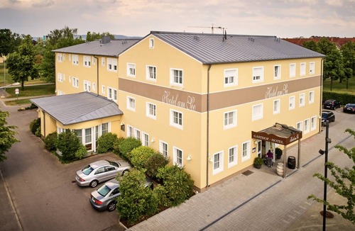 Neutraubling Resort | Private room ∙ 1 bedroom ∙ 2 guests