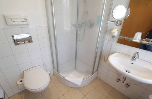 Erharting Resort | Private room ∙ 1 guest