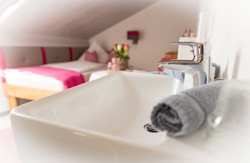 Bernau am Chiemsee Resort | Private room ∙ 1 guest