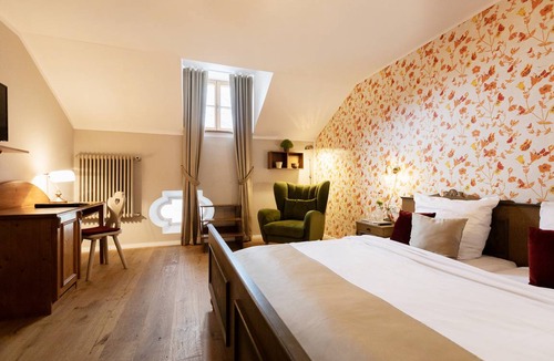Frasdorf Resort | Private room ∙ 3 guests
