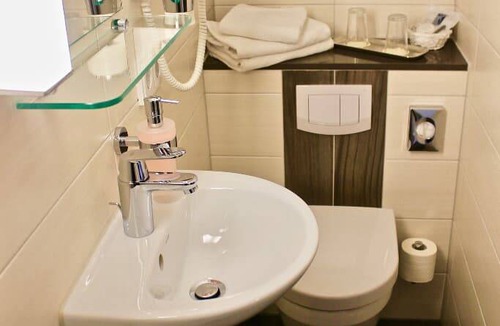 Vohenstrauss Resort | Private room ∙ 3 guests