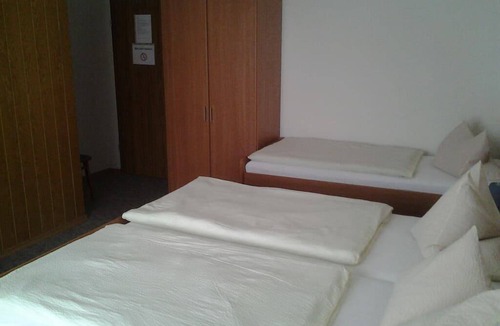 Hofkirchen Resort | Private room ∙ 3 guests