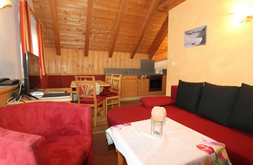 Huben Apartment | Quaint Apartment in Langenfeld
