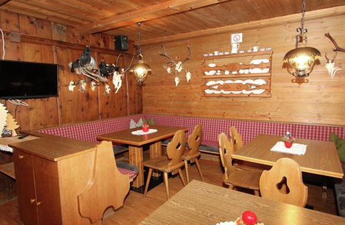 Mayrhofen Ski Chalet | Quaint Chalet in Mayrhofen near Ski Lift