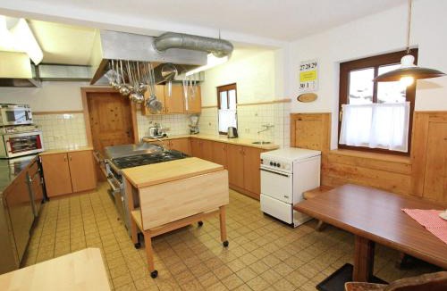 Mayrhofen Ski Chalet | Quaint Chalet in Mayrhofen near Ski Lift