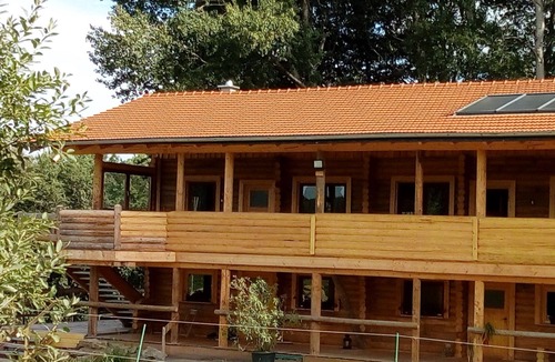Grattersdorf Apartment | Quaint hut apartment at the horse farm with balcony