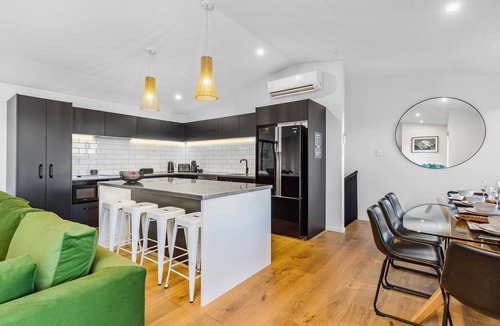 Queenstown House | Queenstown Alpine Retreat 8 Guests 4 Ensuite Spa
