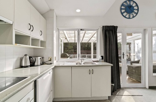 Fernhill Cottage | Queenstown Haven - Queenstown Holiday Home