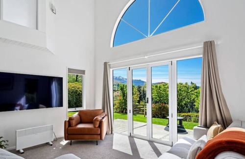 Arthur's Point House | Queenstown home at the foot of Coronet Peak